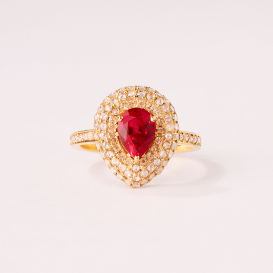 Délicat Ruby Pear Ring