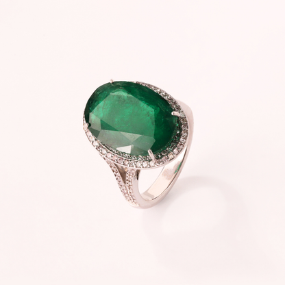 Éblouissant Emerald Oval Ring