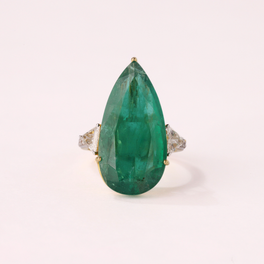 Classy Pear Emerald Ring